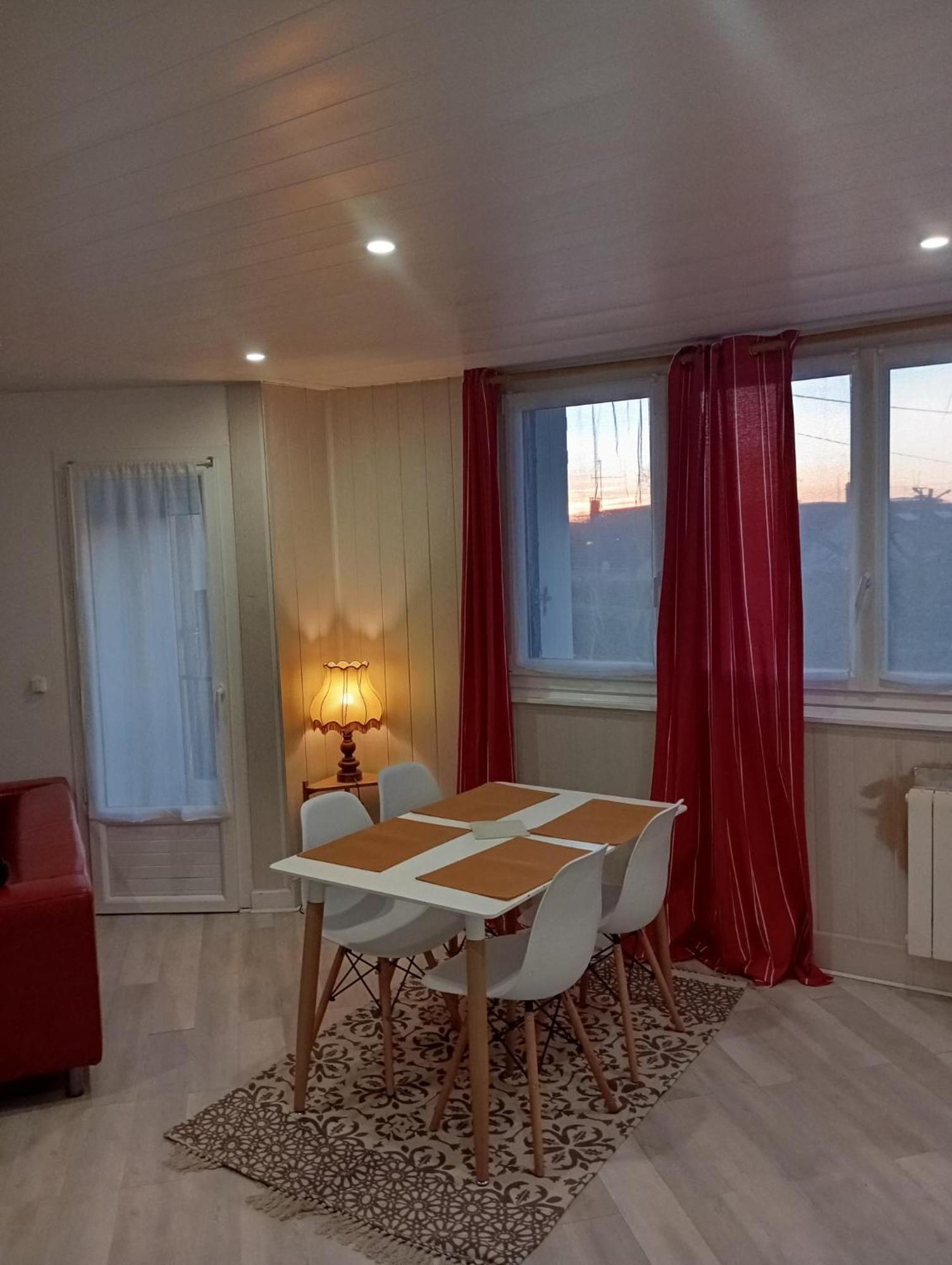 Appartement confortable Dreux Exterior foto